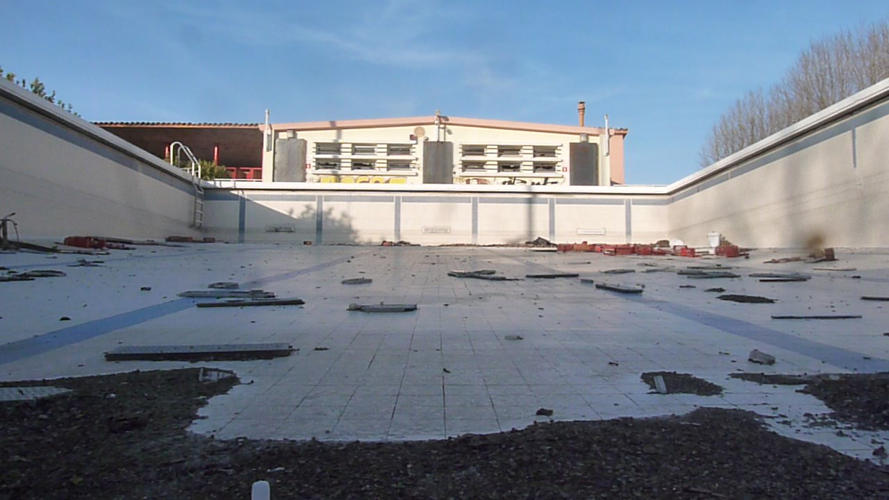 photographie du bassin vide, Piscine Jean Bouin