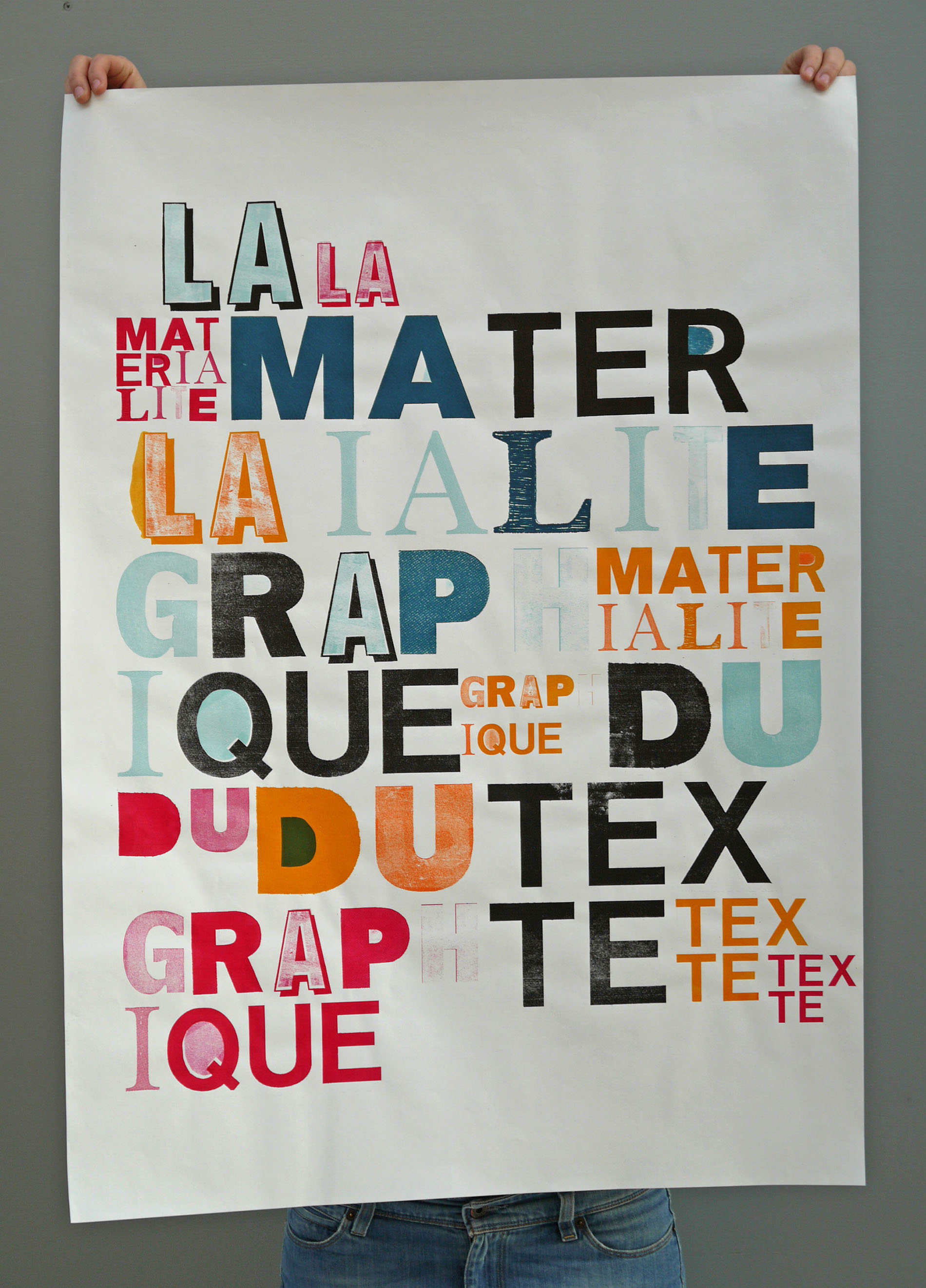 affiche la matérialité graphique du texte