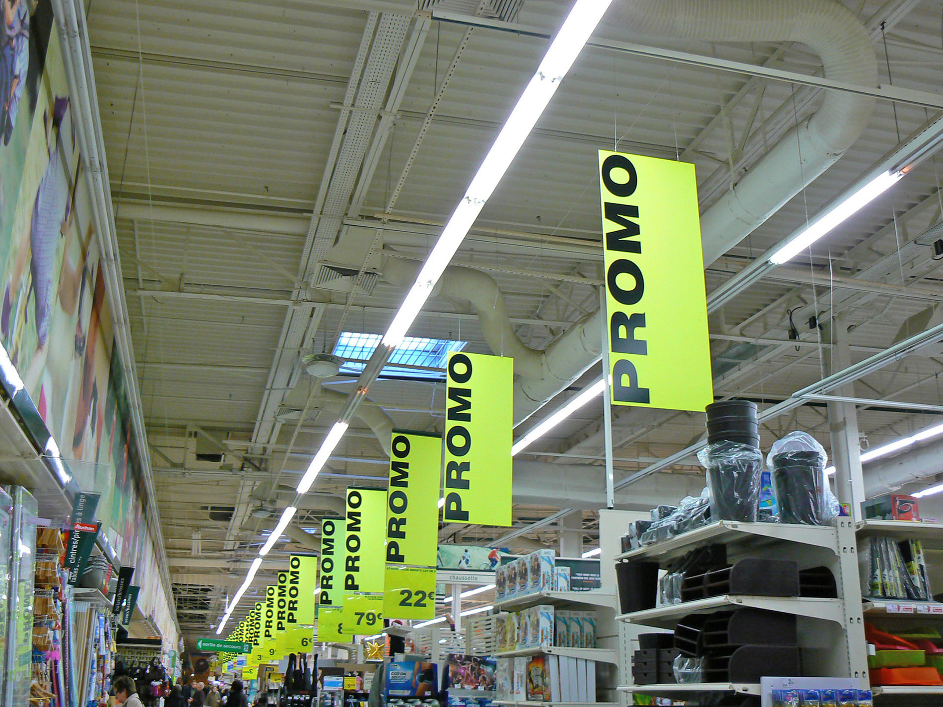 photographie panneaux promotion supermarché